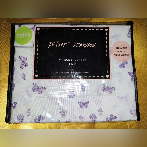 NEW Betsey Johnson Twin Sheet Set with Lavender Butterflies 4 Piece - Picture 1 of 3